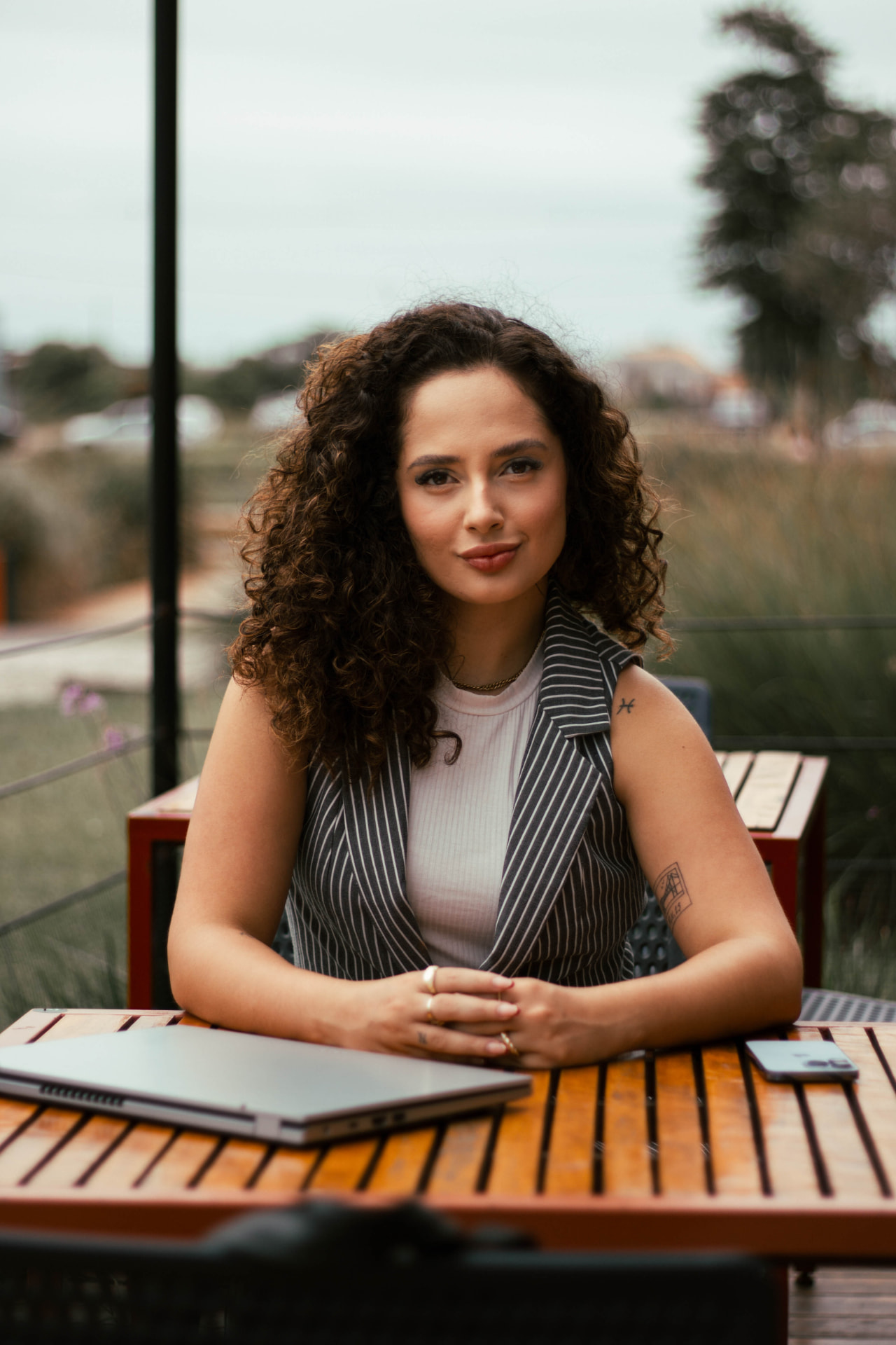 Camila Astrada, fundadora da Astradez, em retrato profissional